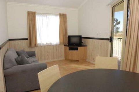 Longreach Tourist Park Caravan Park - New Castle Holiday 4