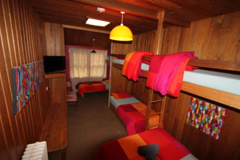 Bunkhouse Motel - New Castle Holiday 5