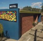 Bunkhouse Motel - New Castle Holiday