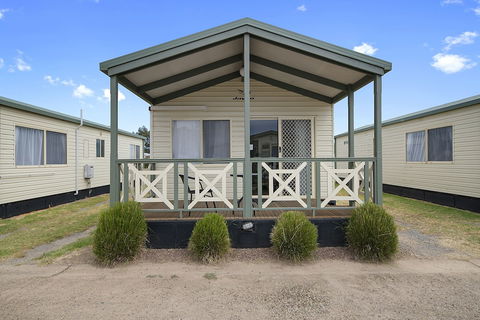 Benalla Tourist Park - New Castle Holiday 4