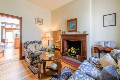 Bridge Cottage - New Castle Holiday 6