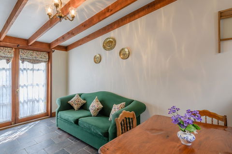 Bridge Cottage - New Castle Holiday 4