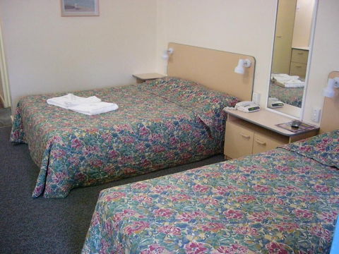 Mid Coast Motor Inn - New Castle Holiday 5