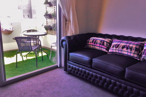 Ivy & Roses Boutique Apartments - New Castle Holiday 2