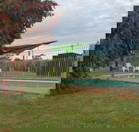 Sea Lake Motel - New Castle Holiday