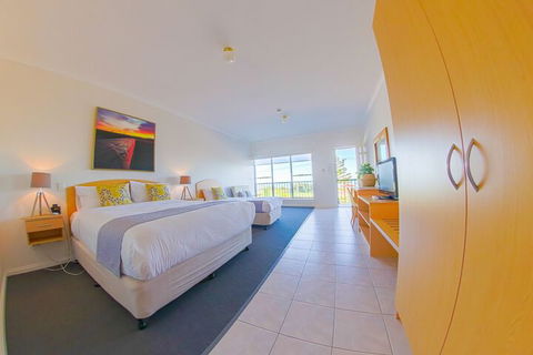 COAST Motel And Apartments - New Castle Holiday 3