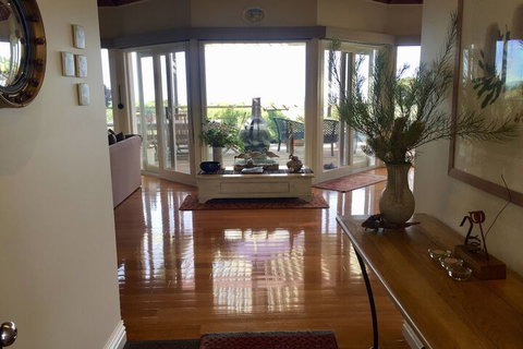 Llarrinda Bed & Breakfast - New Castle Holiday 3