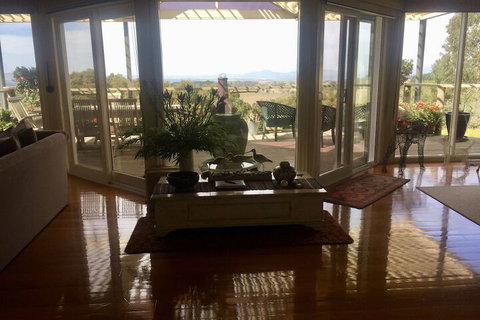 Llarrinda Bed & Breakfast - New Castle Holiday 1