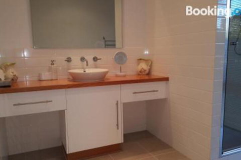 Mistover Valley Yallingup - New Castle Holiday 1