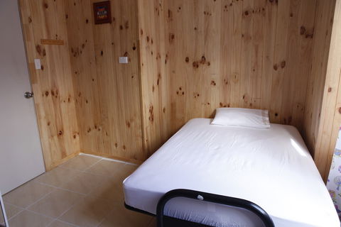 Happytourcairns Sharehouse - New Castle Holiday 3