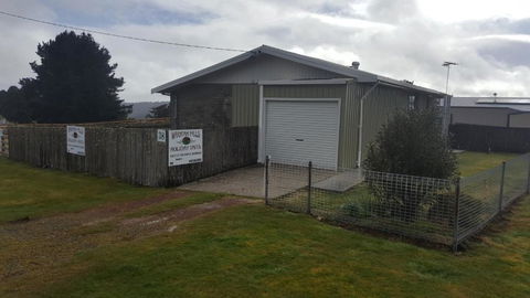 Waratah Falls Holiday Unit - New Castle Holiday 1