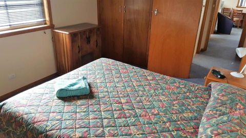 Waratah Falls Holiday Unit - New Castle Holiday 4