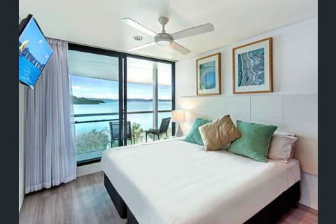 Waves 08 - Apartments - New Castle Holiday 5