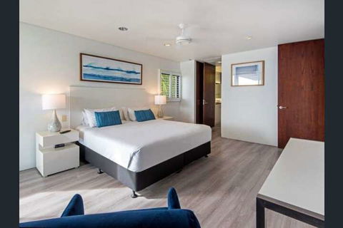 Waves 08 - Apartments - New Castle Holiday 6