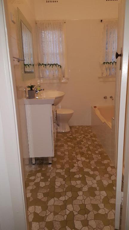 King Cottage - New Castle Holiday 4