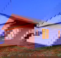 Arthur River Spa Cottage - New Castle Holiday