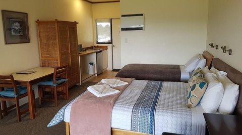 Karri Aura - New Castle Holiday 1