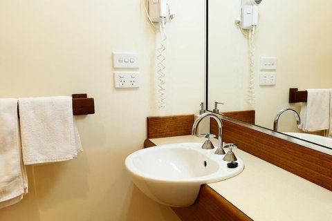 Karri Aura - New Castle Holiday 6