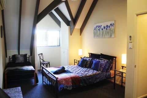 Dalby Apartments Self Contained Motel - New Castle Holiday 6