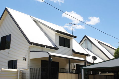 Dalby Apartments Self Contained Motel - New Castle Holiday 0