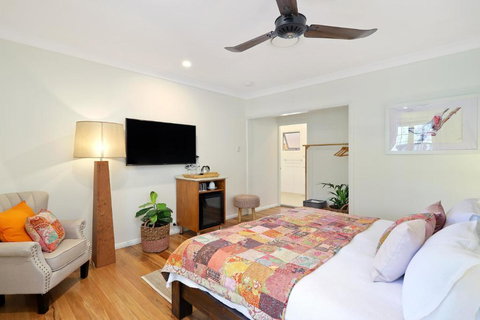 The Odd Gecko - New Castle Holiday 2