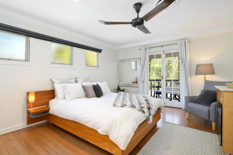 The Odd Gecko - New Castle Holiday 5