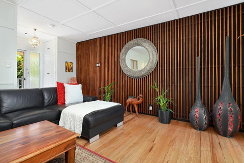 The Odd Gecko - New Castle Holiday 4