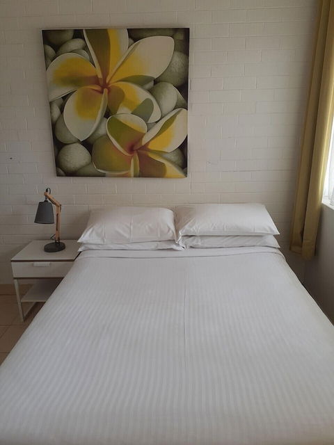 Belmont Palms Motel - New Castle Holiday 5