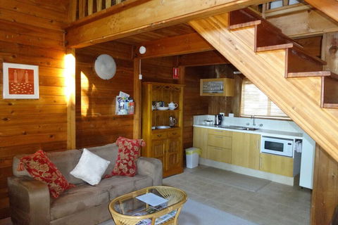Jarrah Glen Cabins - New Castle Holiday 6