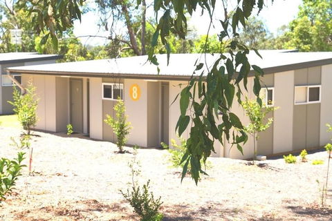 Honeybee Country Accommodation - New Castle Holiday 7