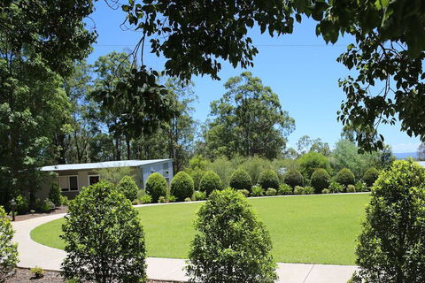 Honeybee Country Accommodation - New Castle Holiday 5