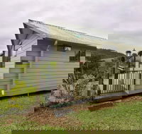 Mena Creek Flower House - New Castle Holiday