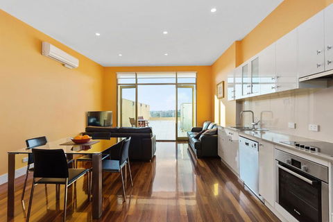 Balwyn Boutique Apartments - New Castle Holiday 1