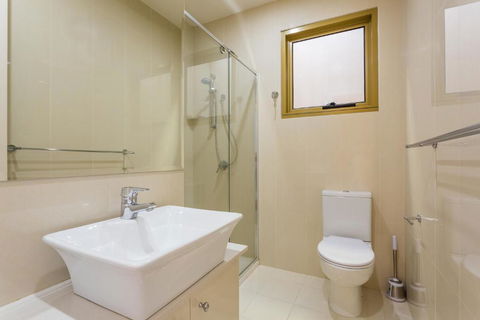 Balwyn Boutique Apartments - New Castle Holiday 4