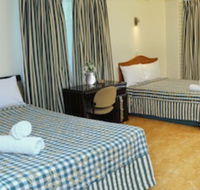 Queenslander Motel - New Castle Holiday