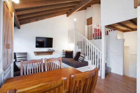 Gundy Lodge - New Castle Holiday 2