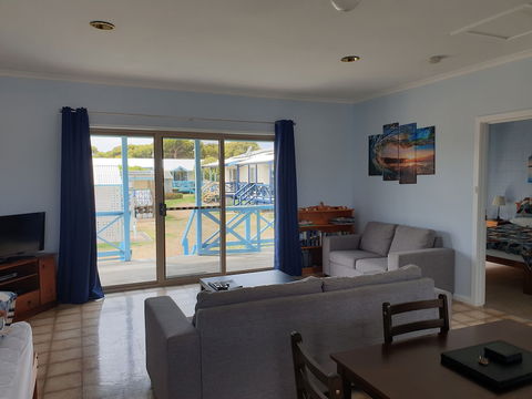 Marion Bay Holiday Villas - New Castle Holiday 1