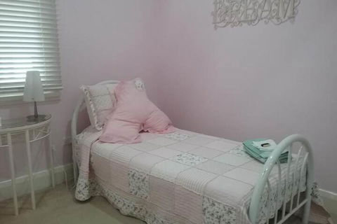 Langley Cottage B & B - New Castle Holiday 1