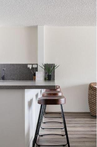 Alex Headland Beachfront - New Castle Holiday 3