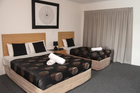Jackaroo Motel - New Castle Holiday 1
