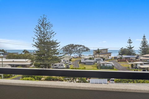 Woolgoolga Executive Apartment - New Castle Holiday 4