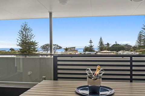 Woolgoolga Executive Apartment - New Castle Holiday 3