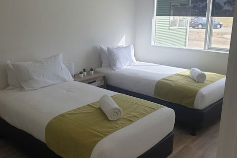 Lara Lodge - New Castle Holiday 1