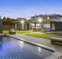 Ebony Rose Tweed Coast Holidays - New Castle Holiday