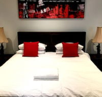 Deluxe Lake View House - New Castle Holiday