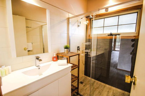 Halinka Lodge - New Castle Holiday 3