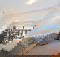 Newcastle Short Stay Apartments - Vista Apartment - New Castle Holiday