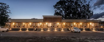 New Crossing Place Motel & Apartments - New Castle Holiday 4