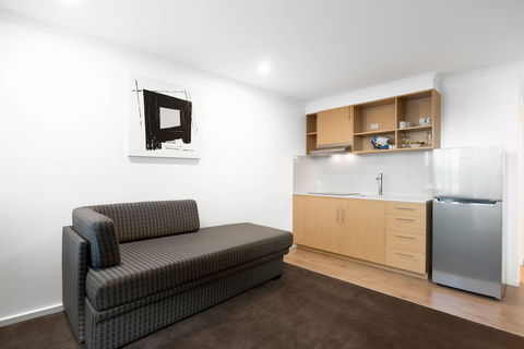New Crossing Place Motel & Apartments - New Castle Holiday 6