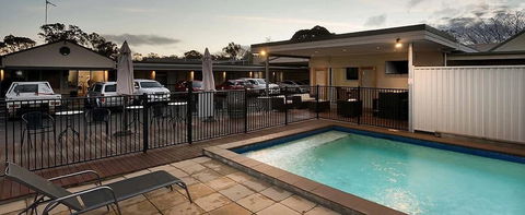 New Crossing Place Motel & Apartments - New Castle Holiday 0